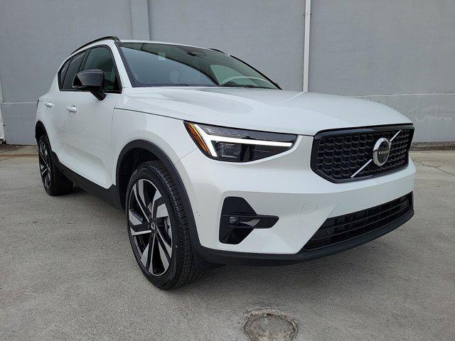 new 2025 Volvo XC40 car, priced at $51,765