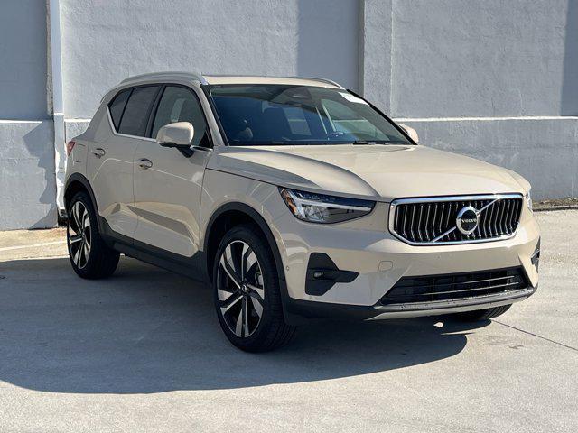 used 2025 Volvo XC40 car, priced at $41,898