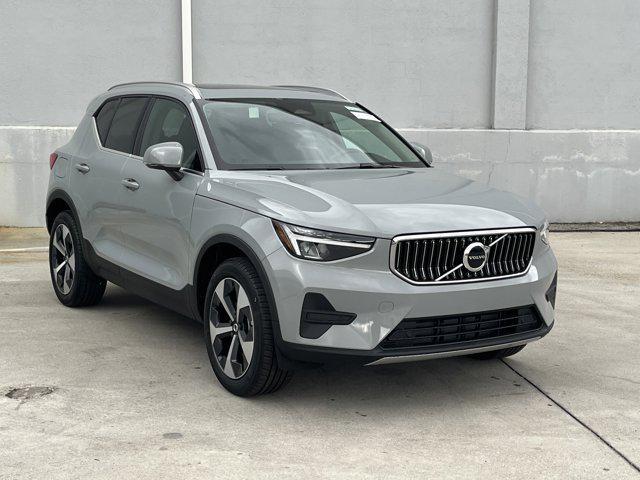new 2025 Volvo XC40 car, priced at $45,485