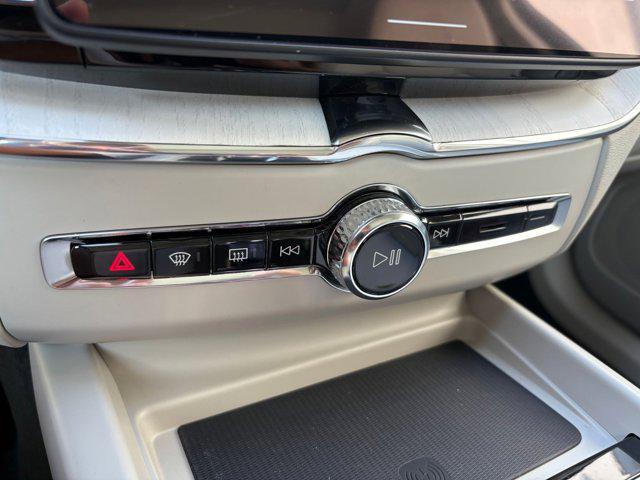 new 2026 Volvo XC60 Plug-In Hybrid car, priced at $75,235