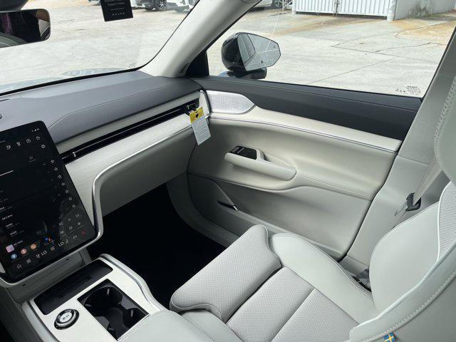 new 2025 Volvo EX90 car, priced at $90,990