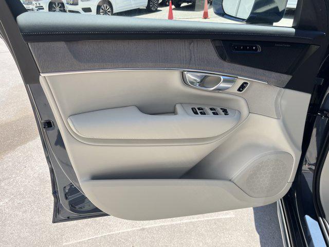 new 2025 Volvo XC90 Plug-In Hybrid car, priced at $82,405