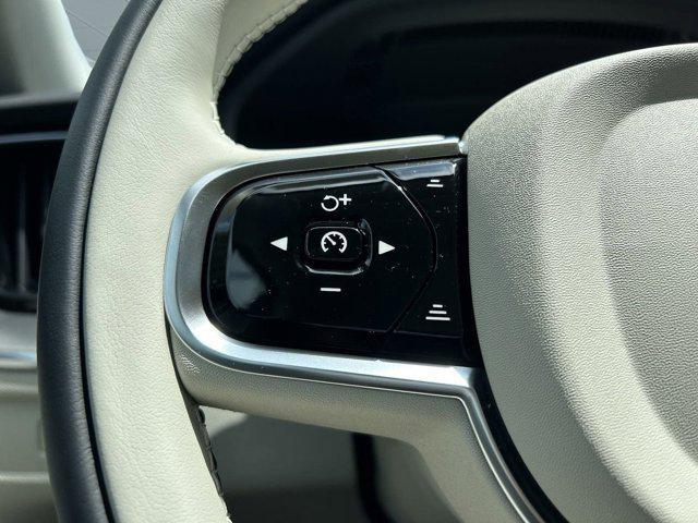 new 2025 Volvo XC60 car, priced at $50,685