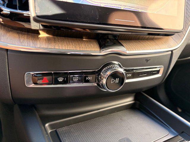 new 2026 Volvo XC60 car, priced at $57,985
