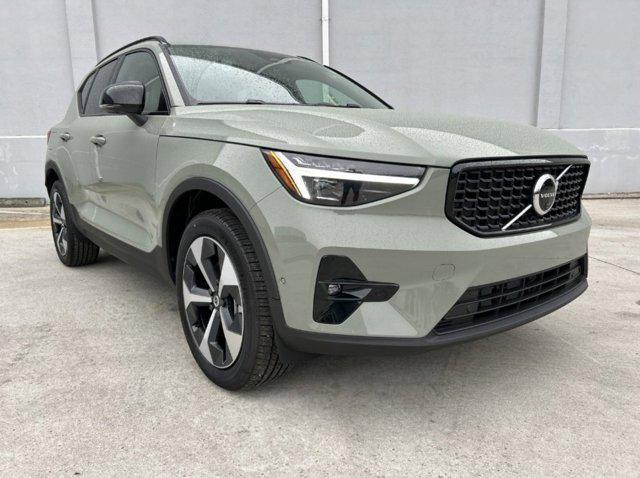 new 2025 Volvo XC40 car, priced at $49,715