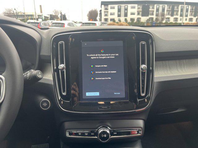 new 2025 Volvo XC40 car, priced at $50,595