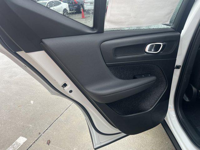 new 2025 Volvo XC40 car, priced at $50,595
