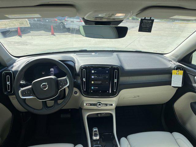 new 2025 Volvo XC40 car, priced at $48,335