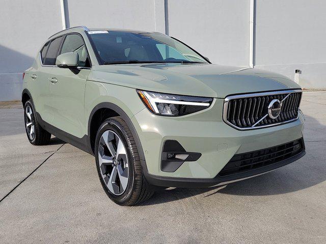 new 2025 Volvo XC40 car, priced at $47,200