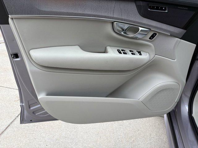 new 2026 Volvo XC90 Plug-In Hybrid car, priced at $85,205