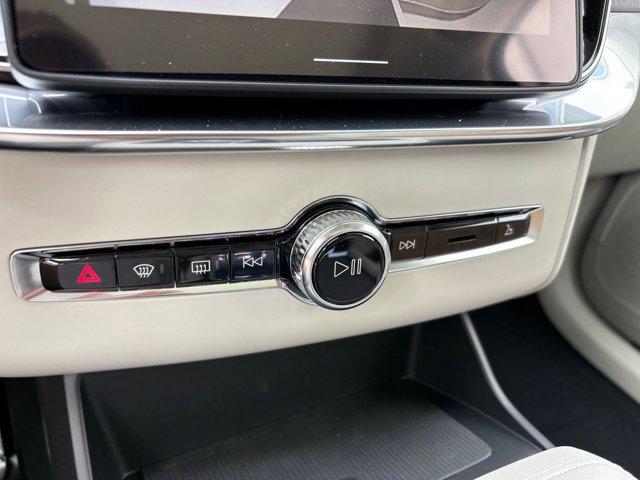 new 2026 Volvo XC90 car, priced at $75,155
