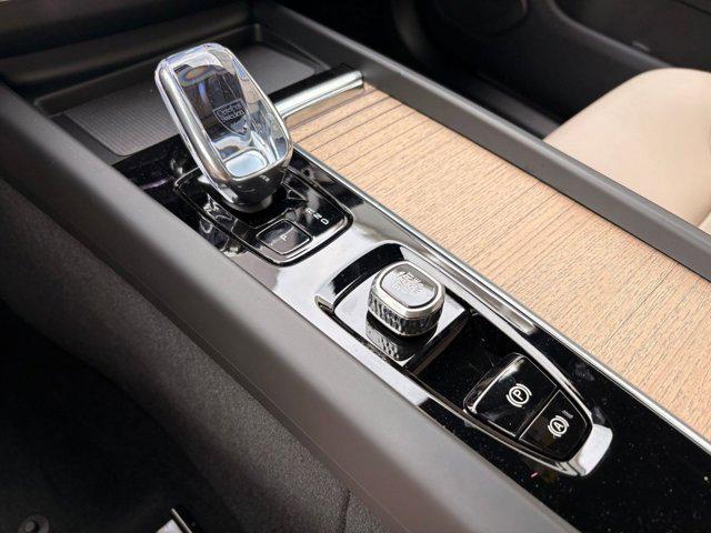 new 2026 Volvo XC60 car, priced at $58,015
