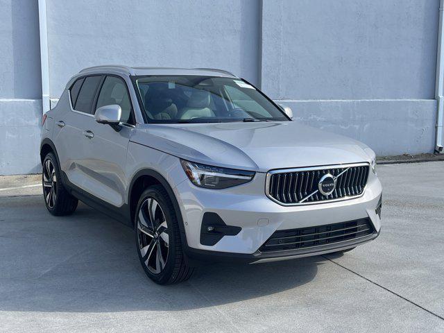 new 2025 Volvo XC40 car, priced at $51,565