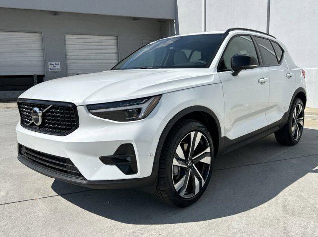 new 2025 Volvo XC40 car, priced at $49,440