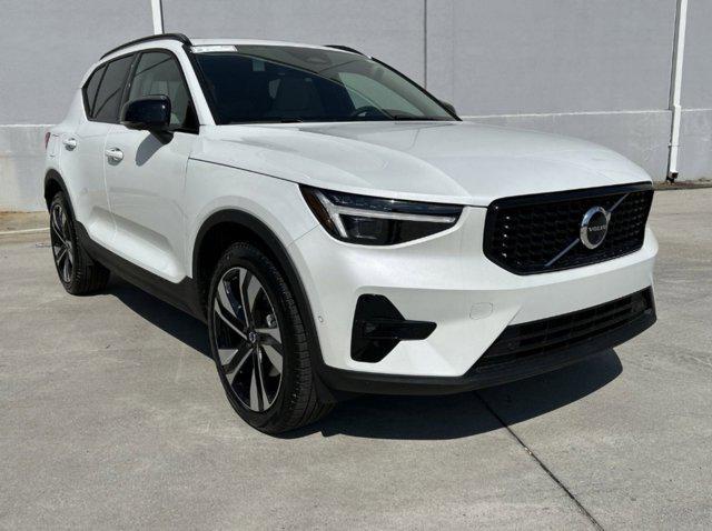 new 2025 Volvo XC40 car, priced at $49,440