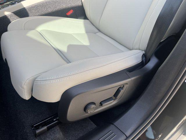 new 2025 Volvo XC40 car, priced at $49,790