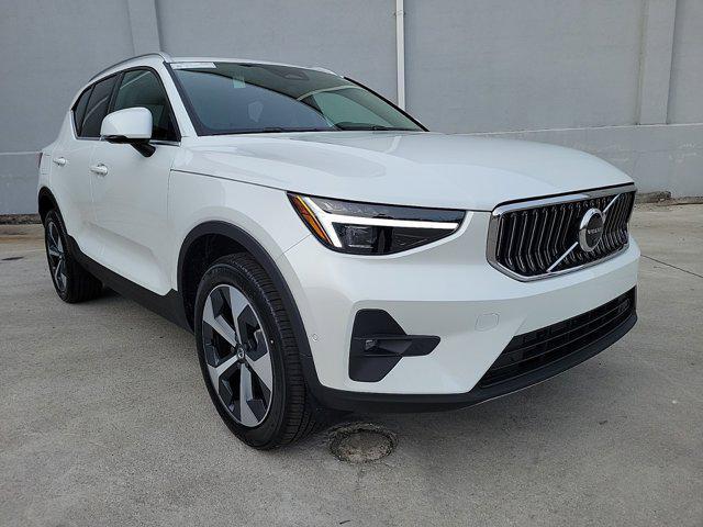 new 2025 Volvo XC40 car, priced at $48,315