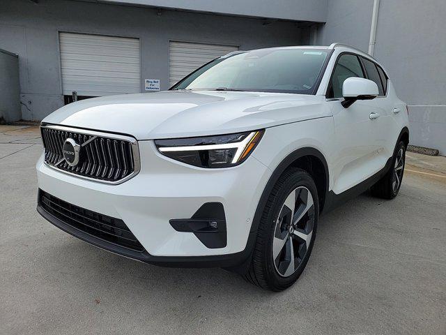 new 2025 Volvo XC40 car, priced at $48,315