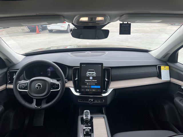 new 2025 Volvo XC90 car, priced at $70,455