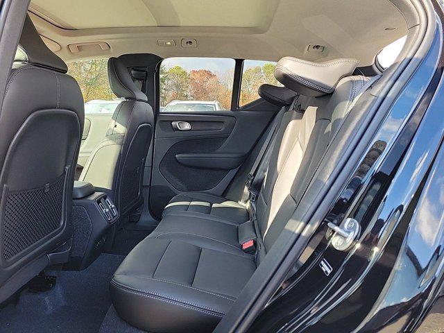 new 2025 Volvo XC40 car, priced at $51,550