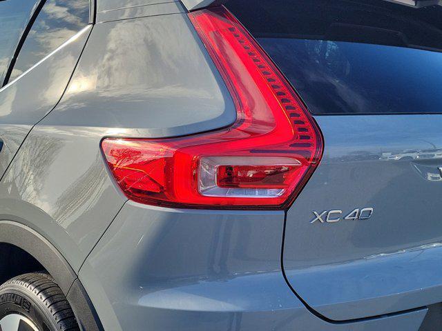 new 2025 Volvo XC40 car, priced at $45,465