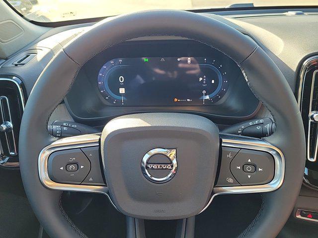 new 2025 Volvo XC40 car, priced at $45,465