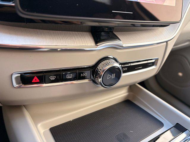 new 2026 Volvo XC60 Plug-In Hybrid car, priced at $75,235
