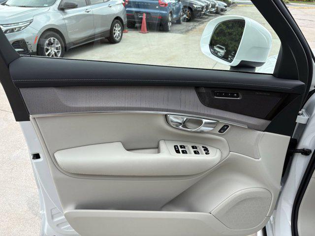 new 2026 Volvo XC90 Plug-In Hybrid car, priced at $85,625