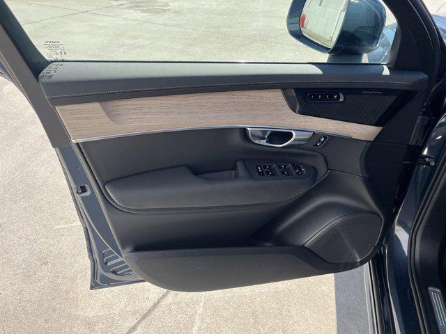new 2025 Volvo XC90 car, priced at $65,555