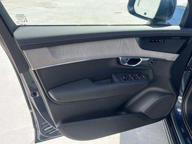 new 2025 Volvo XC90 Plug-In Hybrid car, priced at $82,405