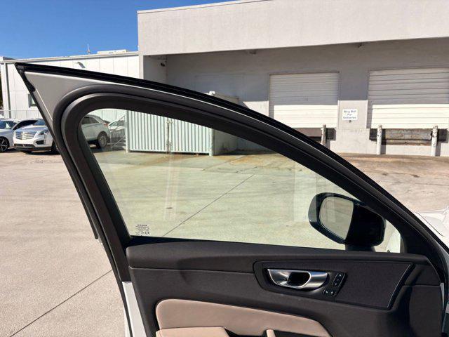 new 2026 Volvo XC60 car, priced at $57,985
