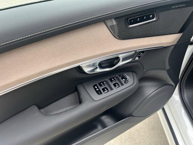 new 2025 Volvo XC90 car, priced at $69,155