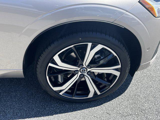 new 2025 Volvo XC60 car, priced at $59,910