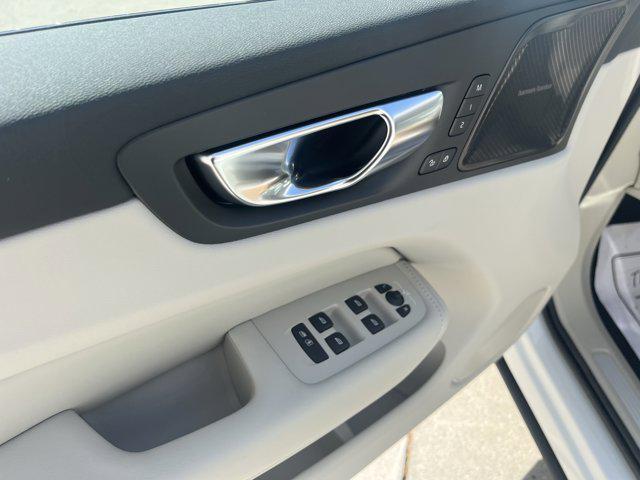 new 2025 Volvo XC60 car, priced at $60,660