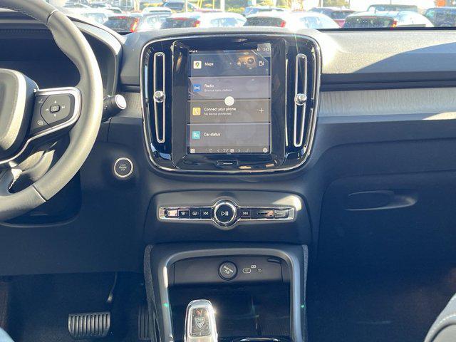 new 2025 Volvo XC40 car, priced at $51,550