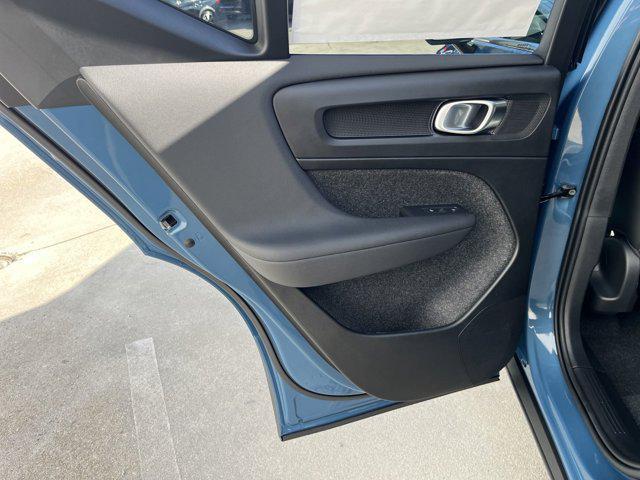 new 2025 Volvo XC40 car, priced at $51,550