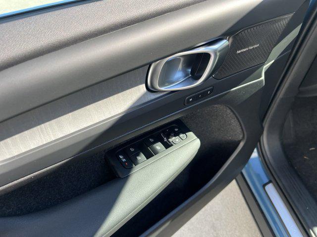 new 2025 Volvo XC40 car, priced at $51,550