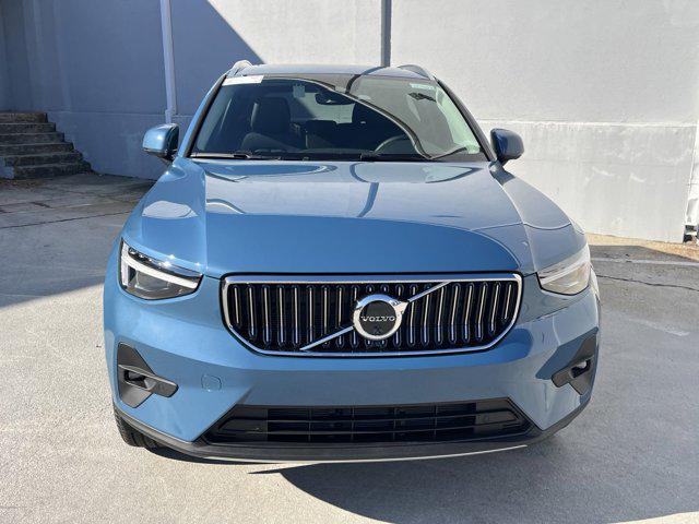 new 2025 Volvo XC40 car, priced at $51,550