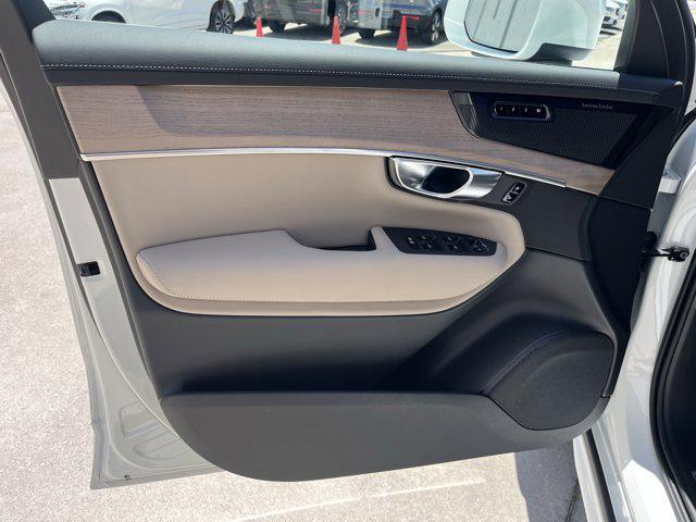 new 2025 Volvo XC90 car, priced at $69,155