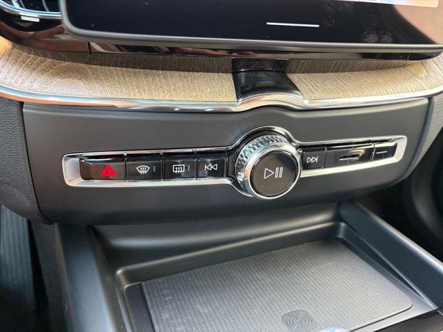 new 2026 Volvo XC60 Plug-In Hybrid car, priced at $69,285