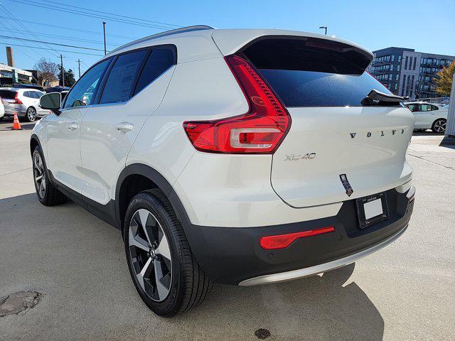 new 2025 Volvo XC40 car, priced at $46,015