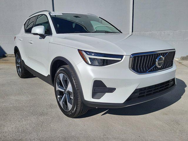 new 2025 Volvo XC40 car, priced at $46,015