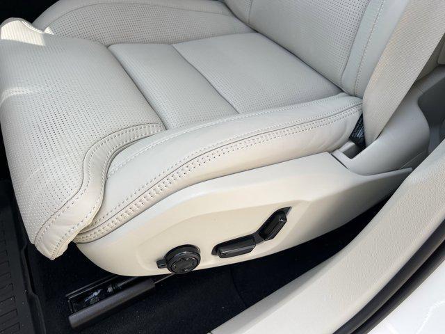 new 2025 Volvo XC60 car, priced at $62,065