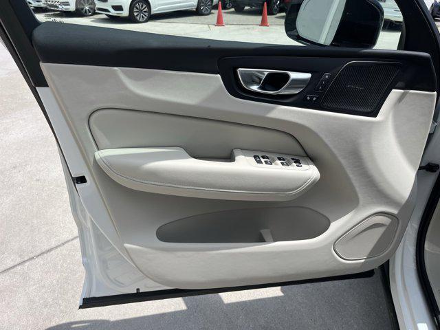 new 2025 Volvo XC60 car, priced at $62,065