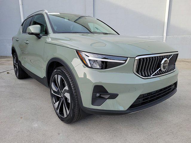 new 2025 Volvo XC40 car, priced at $48,820