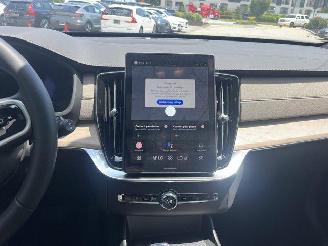 new 2025 Volvo XC90 car, priced at $66,925