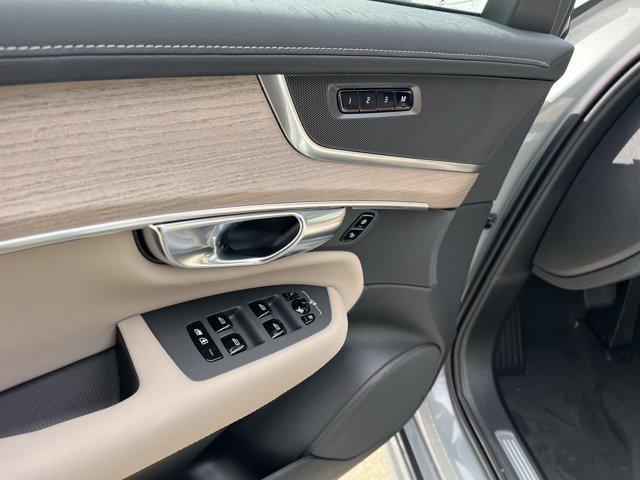 new 2025 Volvo XC90 car, priced at $65,645