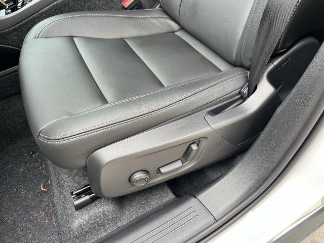 new 2025 Volvo XC40 car, priced at $45,485
