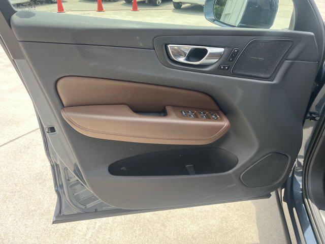 used 2022 Volvo XC60 car, priced at $42,897