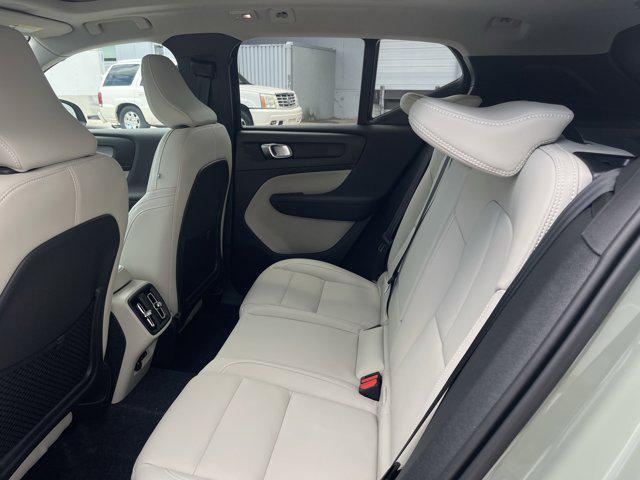 new 2025 Volvo XC60 car, priced at $55,360